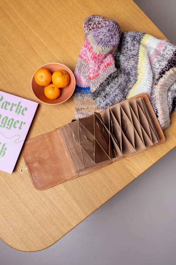 P093 - Walnut-Gold - Extra 2.webp